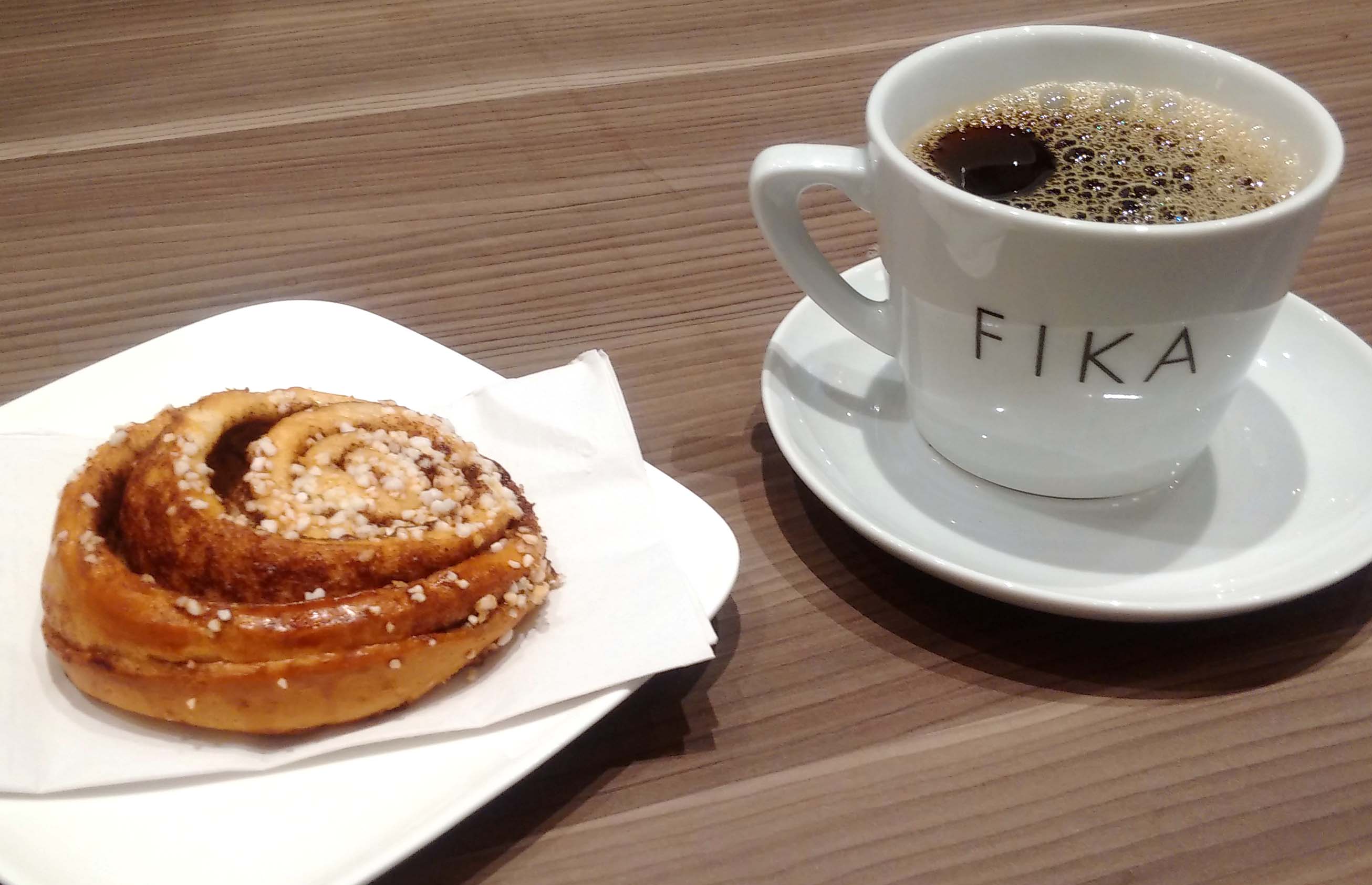 Fika-coffee-and-cinammon-bun